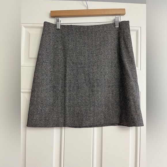 THEORY Abbot Herringbone Mini Skirt NWT Size 12 - Picture 2 of 8